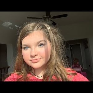 Meet your Posher, Mia